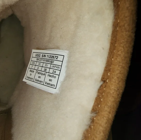 Ugg boots - Picture 9 of 10